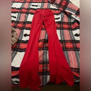 buffbunny aggressive scruch red lipstick flare leggings
